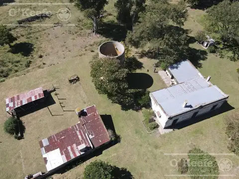 Excelente campo sobre Ruta 6 con casco y mejoras