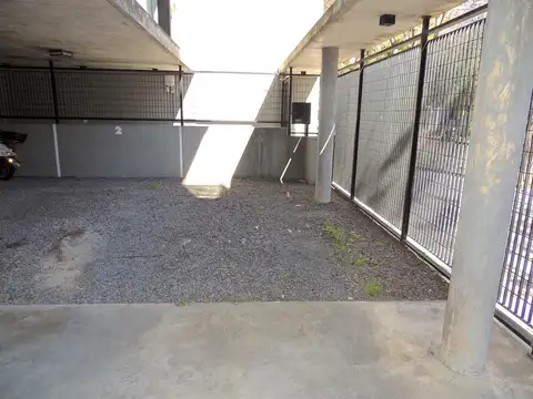 ALQUILER COCHERA FIJA EN PB DESCUBIERTA CON PORTON AUTOMATICO, VILLA URQUIZA. E-FURIO.