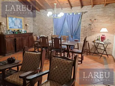 Casa 5 ambientes con 3 baños