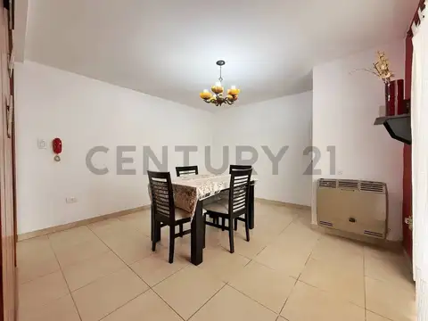 Departamento en venta de 2 dormitorios y patio en La Plata