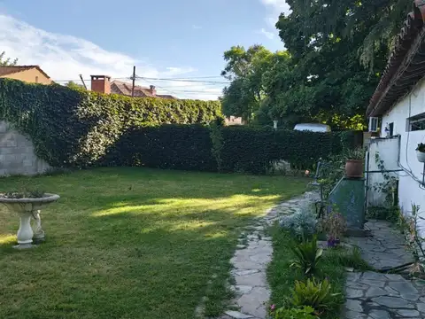 Casa Quinta sobre 3 Lotes de 1.446 m² – Ideal Vivienda, Emprendimiento o Inversión – Monte Grande