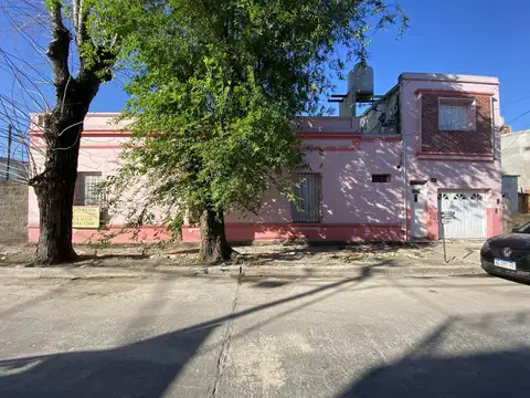 Casa   departamento a la venta! 300 Mts de lote!