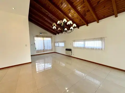 Casa en Venta en Funes, USD 239.000