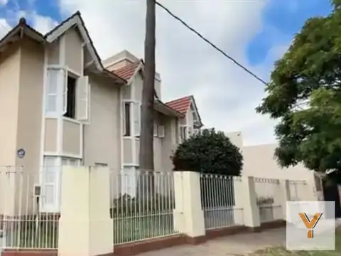 Casa en venta - 3 Dormitorios 3 Baños - Ensenada