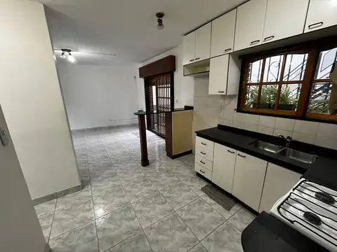 Casa en Alquiler con 1 cochera