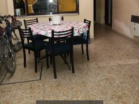 Casa 6 ambientes con 3 baños