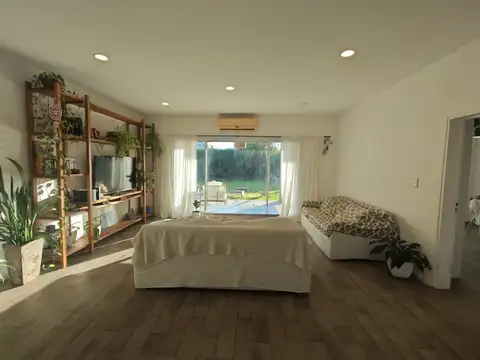 VENTA CASA BARRIO SAN GABRIEL. UNA PLANTA. PILETA