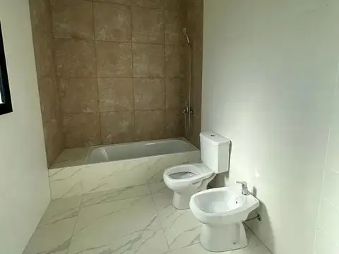Casa 4 ambientes con 3 baños