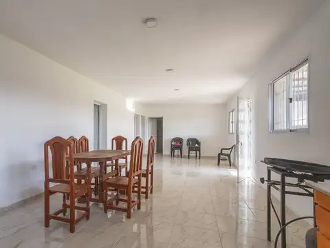 Casa 4 ambientes con 1 baño