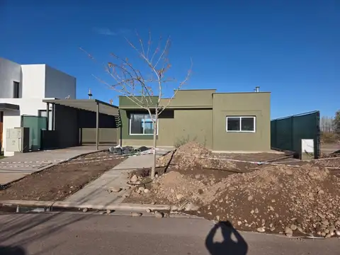 Casa en Venta Barrio Privado La Luisa ? Carrodilla