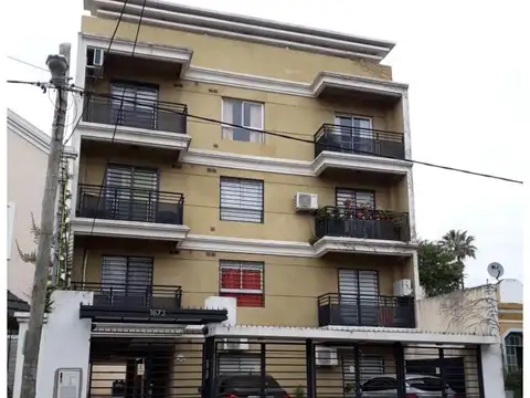 Venta hermoso depto en planta baja. Banfield