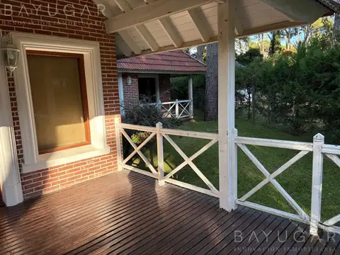 Casa 5 ambientes con 4 baños