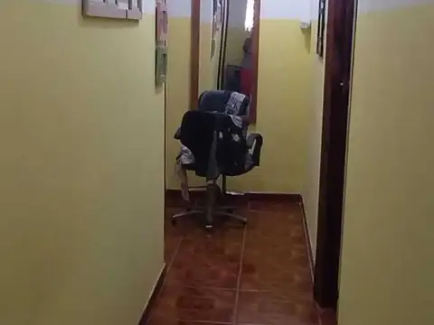 Casa en venta - 3 Dormitorios 1 Baño - Merlo