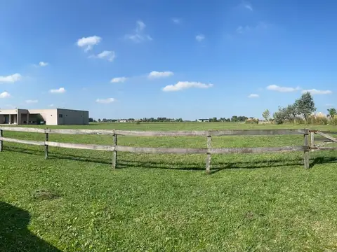 Lote 3908 m²-Chacras de La Trinidad-Acepta permuta