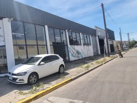 Martin Coronado en Alquiler Local Muy Amplio Ex Concesionario Son Dos Locales Juntos F: 10196