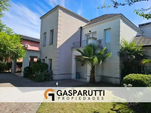 Casa en Venta con 4 cocheras