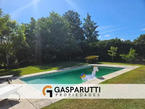 Casa 5 ambientes con 4 baños