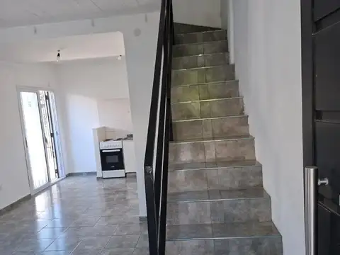 HERMOSO DUPLEX INMEJORABLE UBICACION CON COCHERA  