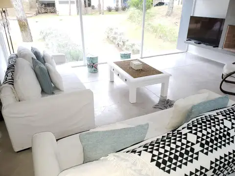 Casa en Alquiler Temporal con 1 cochera