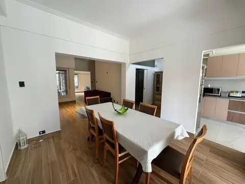 Casa 6 ambientes con 4 baños