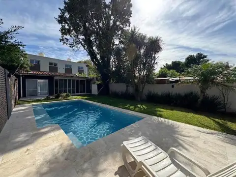 Casa 6 amb con jardin y pileta en Olivos