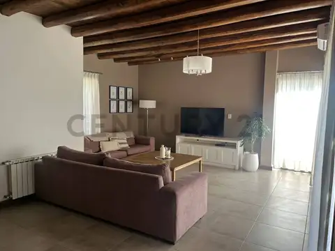 EXCELENTE CASA EN VENTA EN BARRIO VIÑAS DE BOEDO – LUJAN DE CUYO - MENDOZA