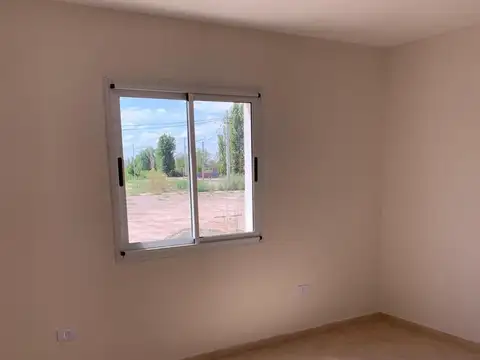 Casa 5 ambientes con 1 baño