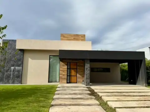 Venta Casa 4 ambientes al lago Country Santa Rita