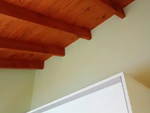 Muy linda casa nueva, excelente ubicación.