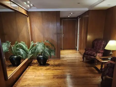 Crámer 2600, Piso 8°