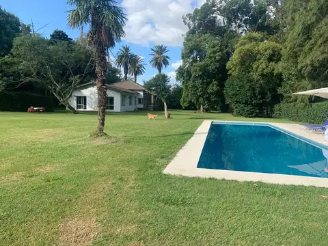 Venta de CASA cuatro dormitorios, San Carlos, Abasto