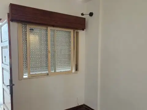 Casa 5 ambientes con 1 baño