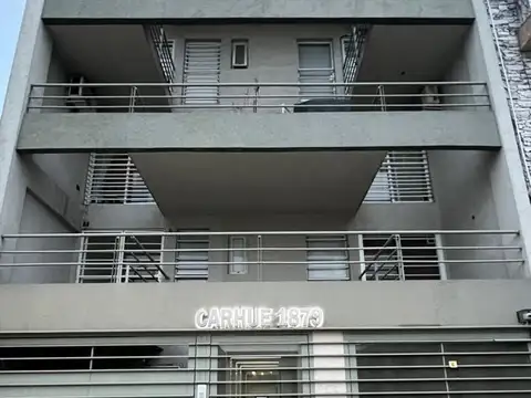 VENTA MONOAMBIENTE CON GRAN PATIO Y PARRILLA