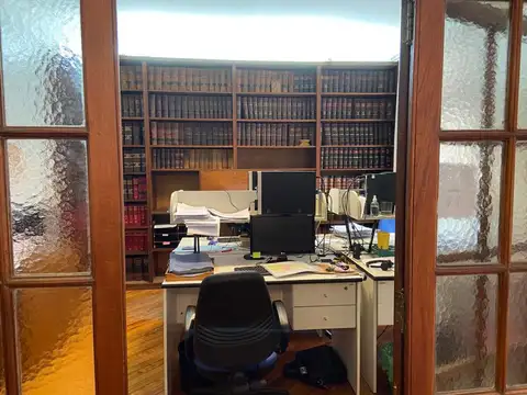 OPORTUNIDAD EN VENTA Parana al 500, oficina o vivienda