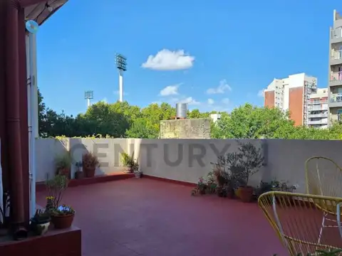 VENTA PH 3 AMB en Caballito Norte con terraza propia – Sin expensas