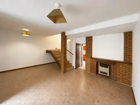 Depto Tipo Casa en Venta de 5 ambientes