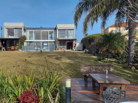 VENTA CASA A LA LAGUNA SANTA CATALINA VILLANUEVA