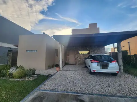 Casa en Venta en Pilar del Este - Santa Lucia, USD 135.000