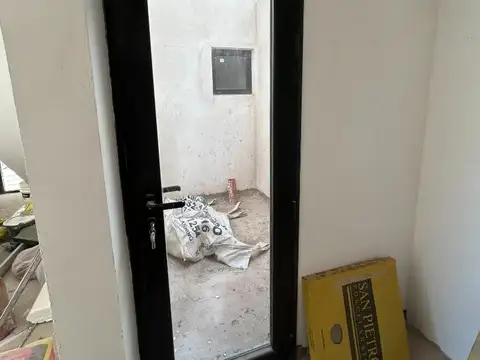 DUPLEX 3 AMBIENTES, PATIO Y COCHERA