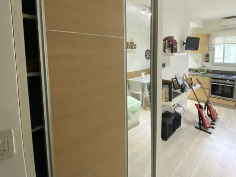 Felix De Amador 1500, Piso 1