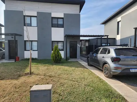 Casa 3 ambientes con 2 baños