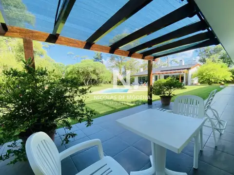 Casa en Venta en Playa Mansa, USD 980.000