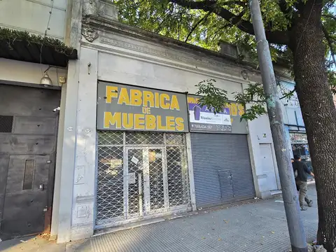 Av Rivadavia  al 7800