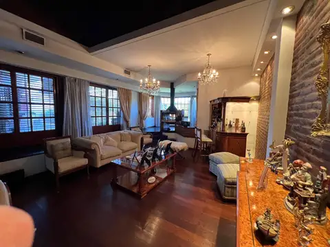 Casa 6 ambientes con 4 baños