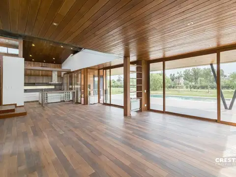Casa 6 ambientes con 4 baños