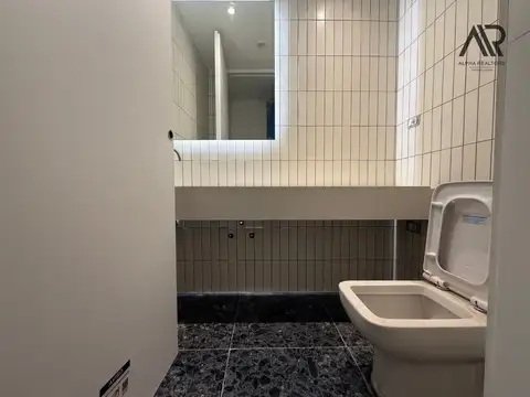 Alquiler oficina Ciudad Vieja con 2 cocheras