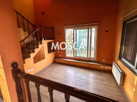 Casa en Venta con 14 cocheras