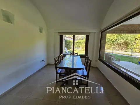 VENTA DE CASA EN BANCO PROVINCIA CON 4 HABITACIONES