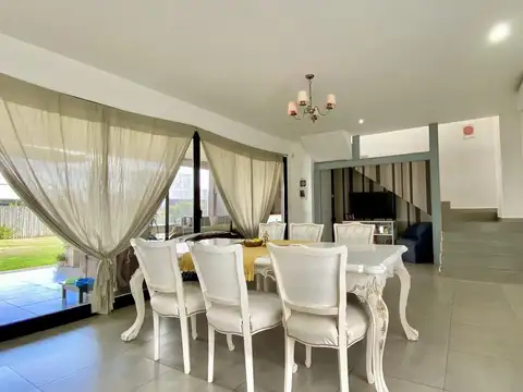 Casa 6 ambientes con 6 baños