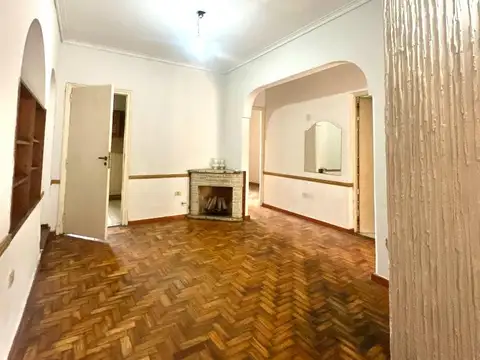 Casa 5 ambientes con 2 baños